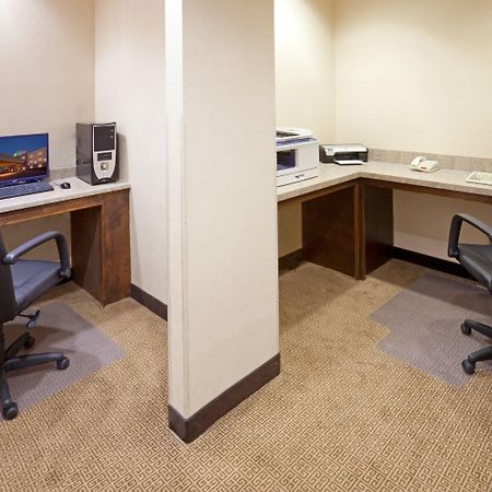 Holiday Inn Express Hotel & Suites Eagle Pass, An Ihg Hotel Business photo